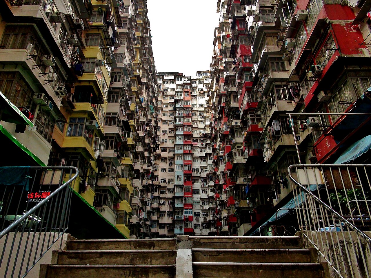 益昌大厦+益发大厦街景