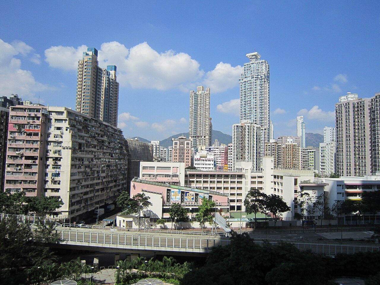 大角咀旧区唐楼街景，2012