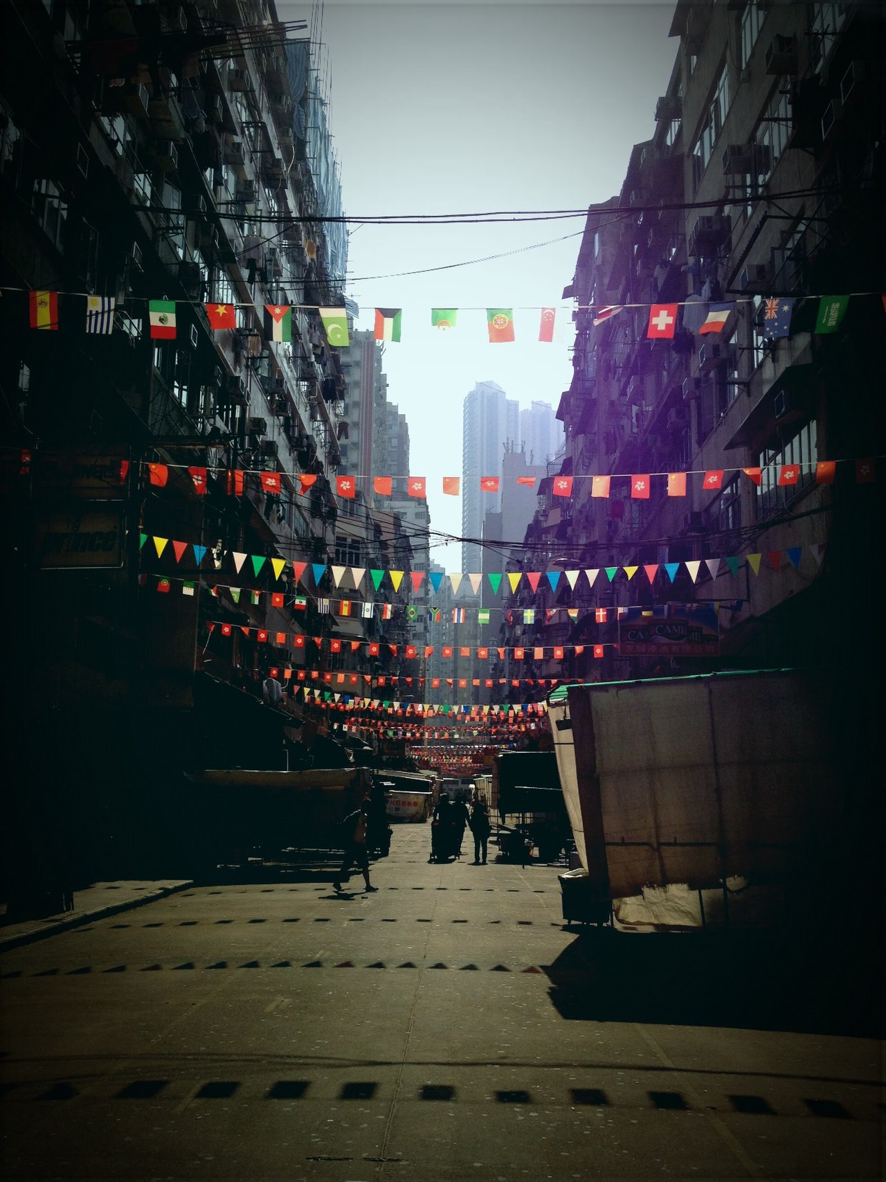 庙街上午街景