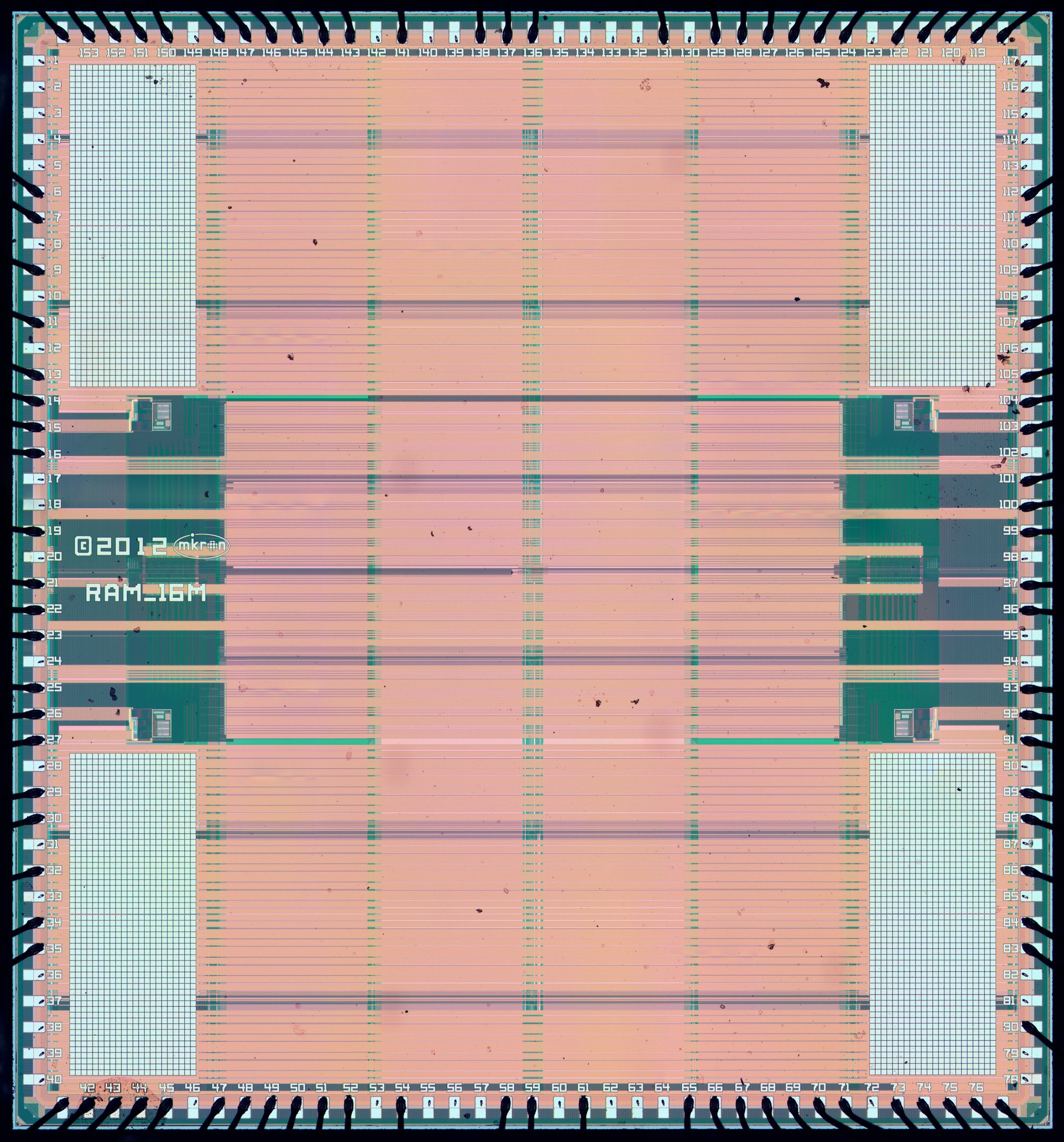 Mikron 16Mbit SRAM 芯片解封装后的 die 表面高清显微照